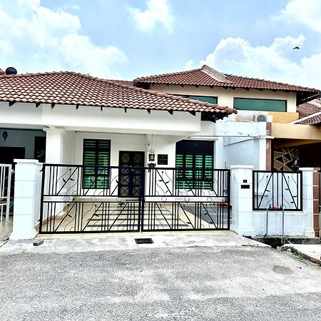 The Amore Homestay Klebang, Melaka Extérieur photo